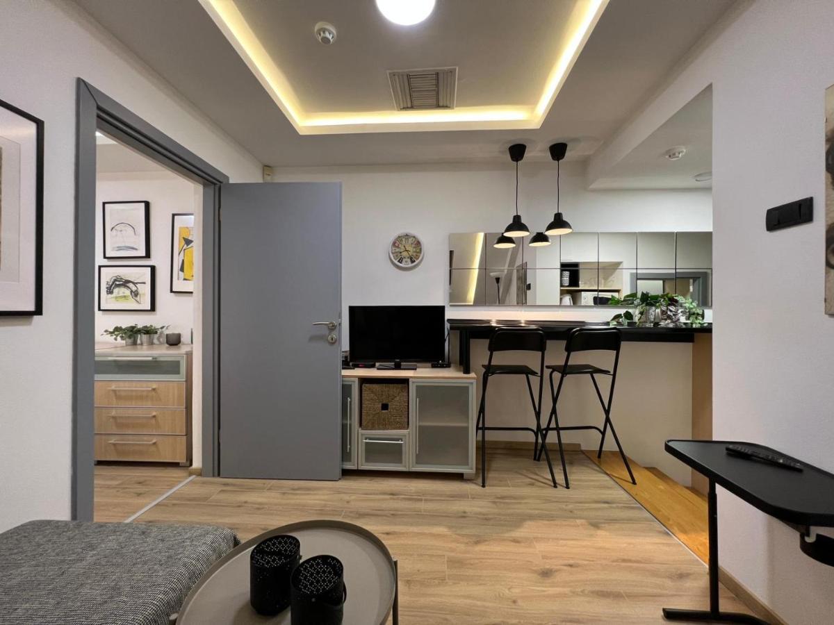 City Center Apartment Belgrado Esterno foto